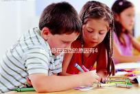 胎動總在右邊的原因有4個，和生男生女沒多大關(guān)系